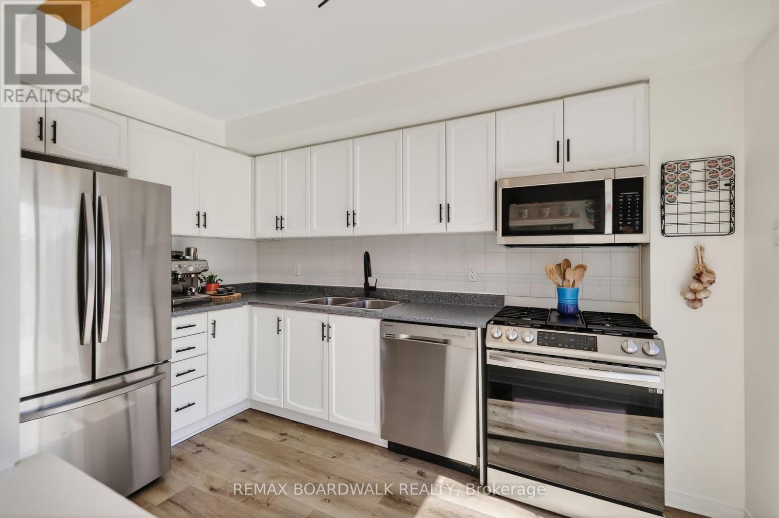228 JAMIESON STREET - 12