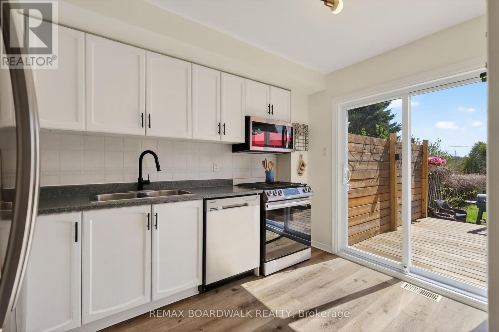 228 JAMIESON STREET - 13