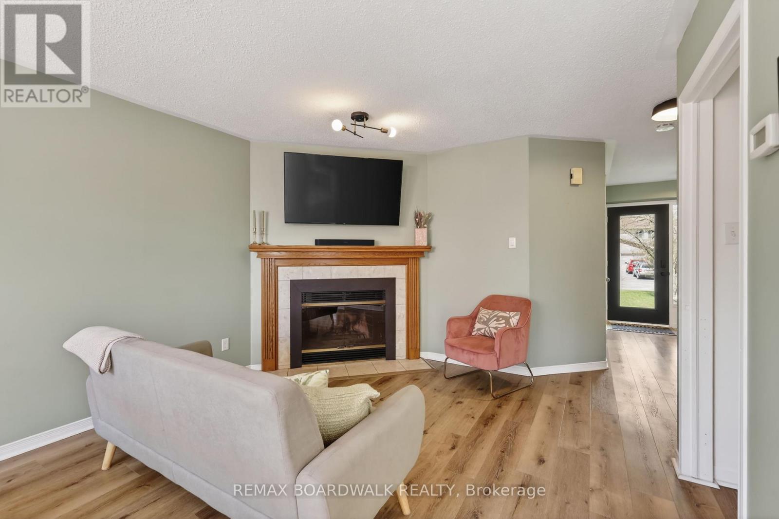 228 JAMIESON STREET - 9