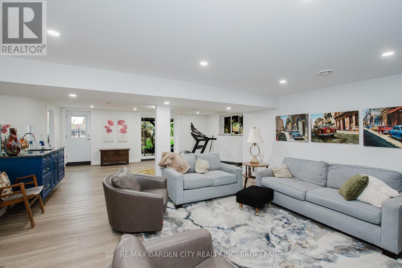 2 VALLEYVIEW COURT - 35