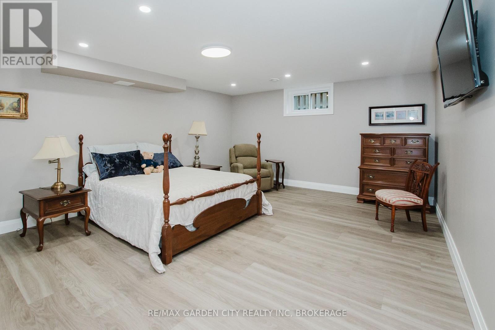 2 VALLEYVIEW COURT - 38