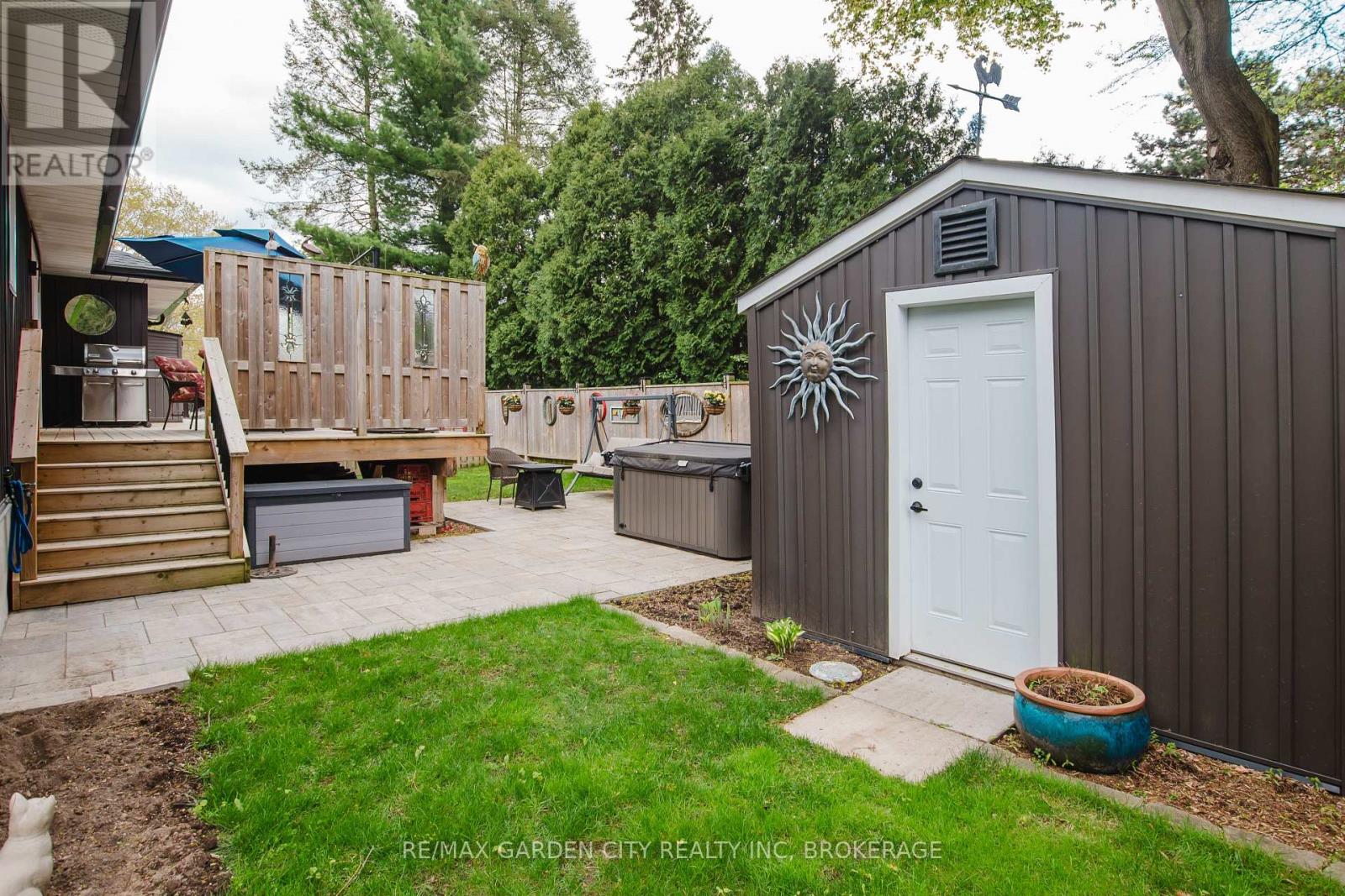 2 VALLEYVIEW COURT - 46