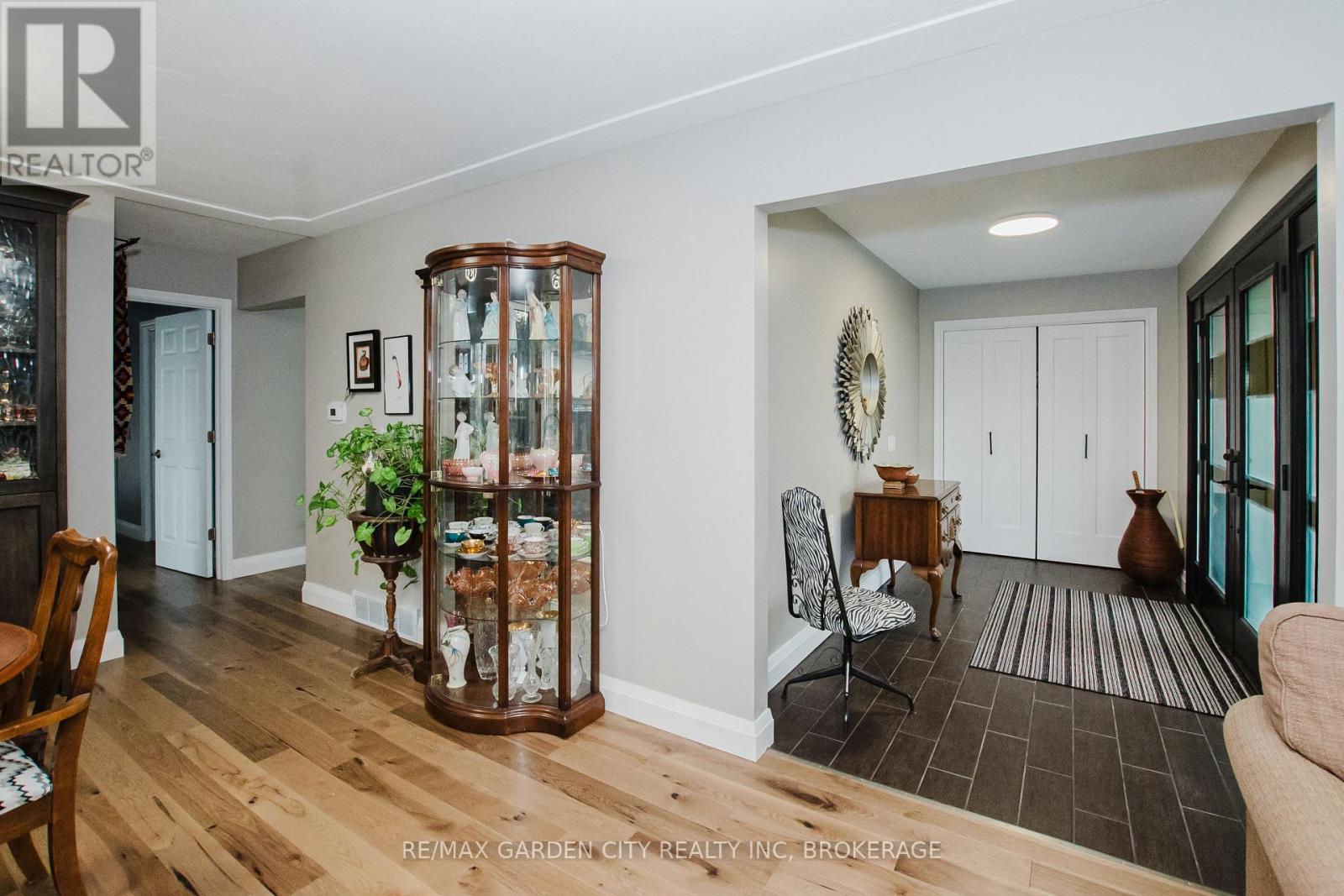 2 VALLEYVIEW COURT - 6