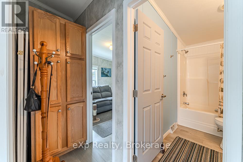 114 ROSEWOOD DRIVE - 17