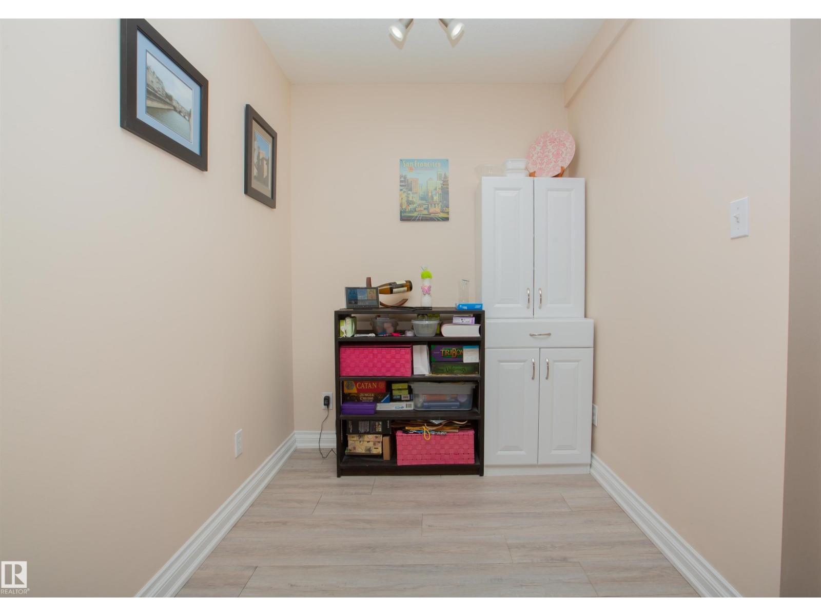 #213 11033 127 ST NW, Edmonton
