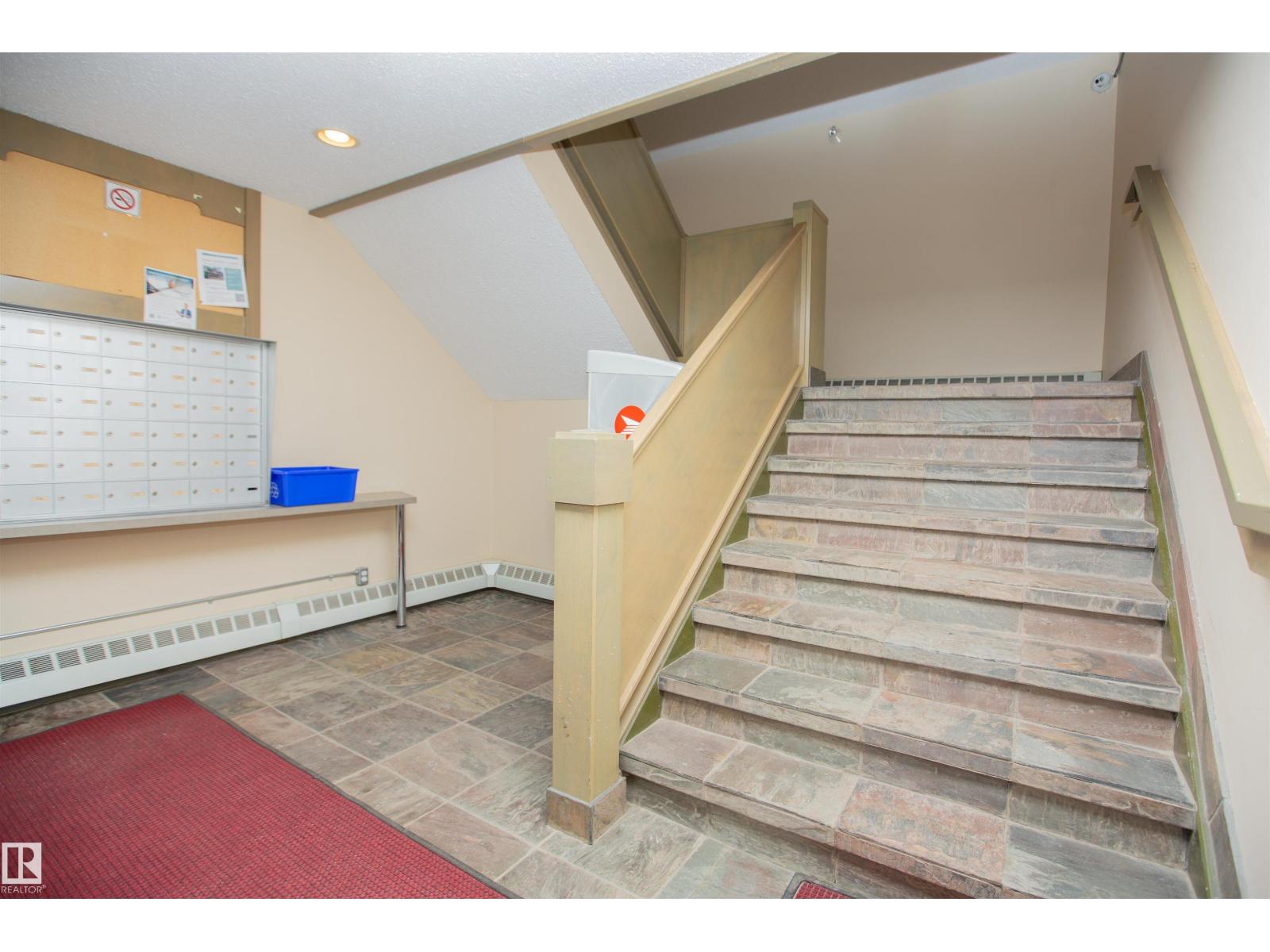 #213 11033 127 ST NW, Edmonton