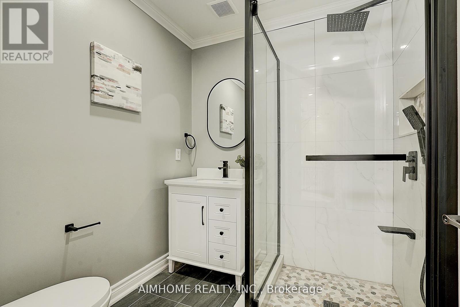 901 EAGLE RIDGE DRIVE - 32