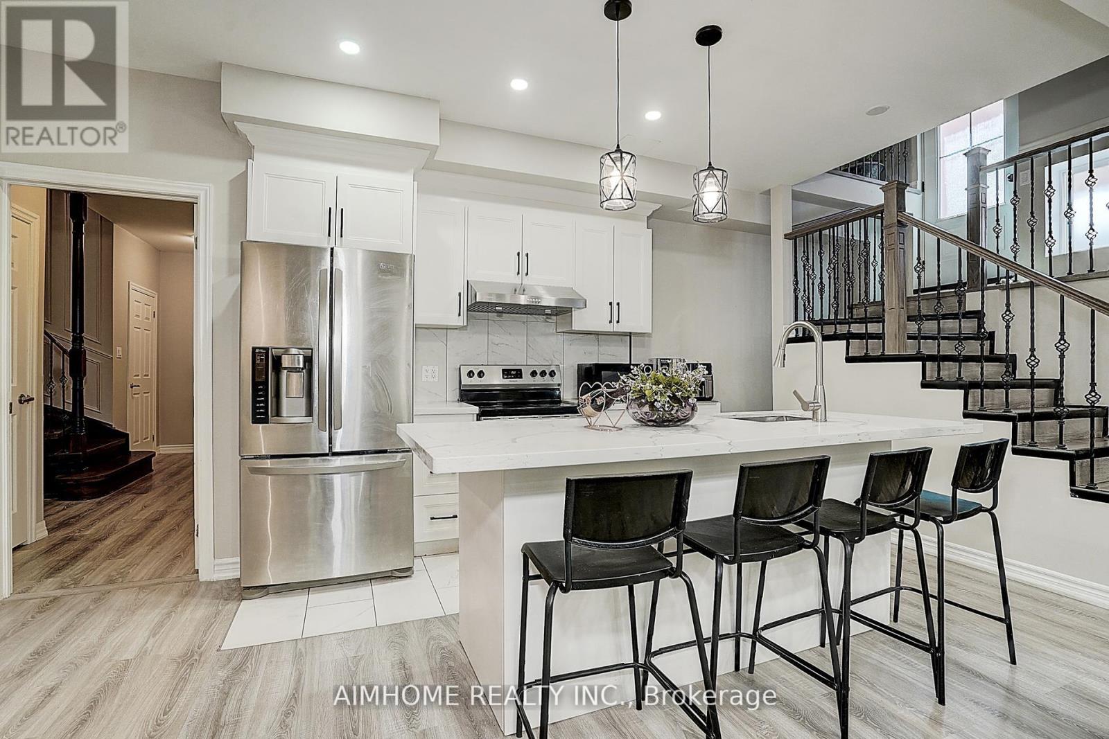 901 EAGLE RIDGE DRIVE - 33