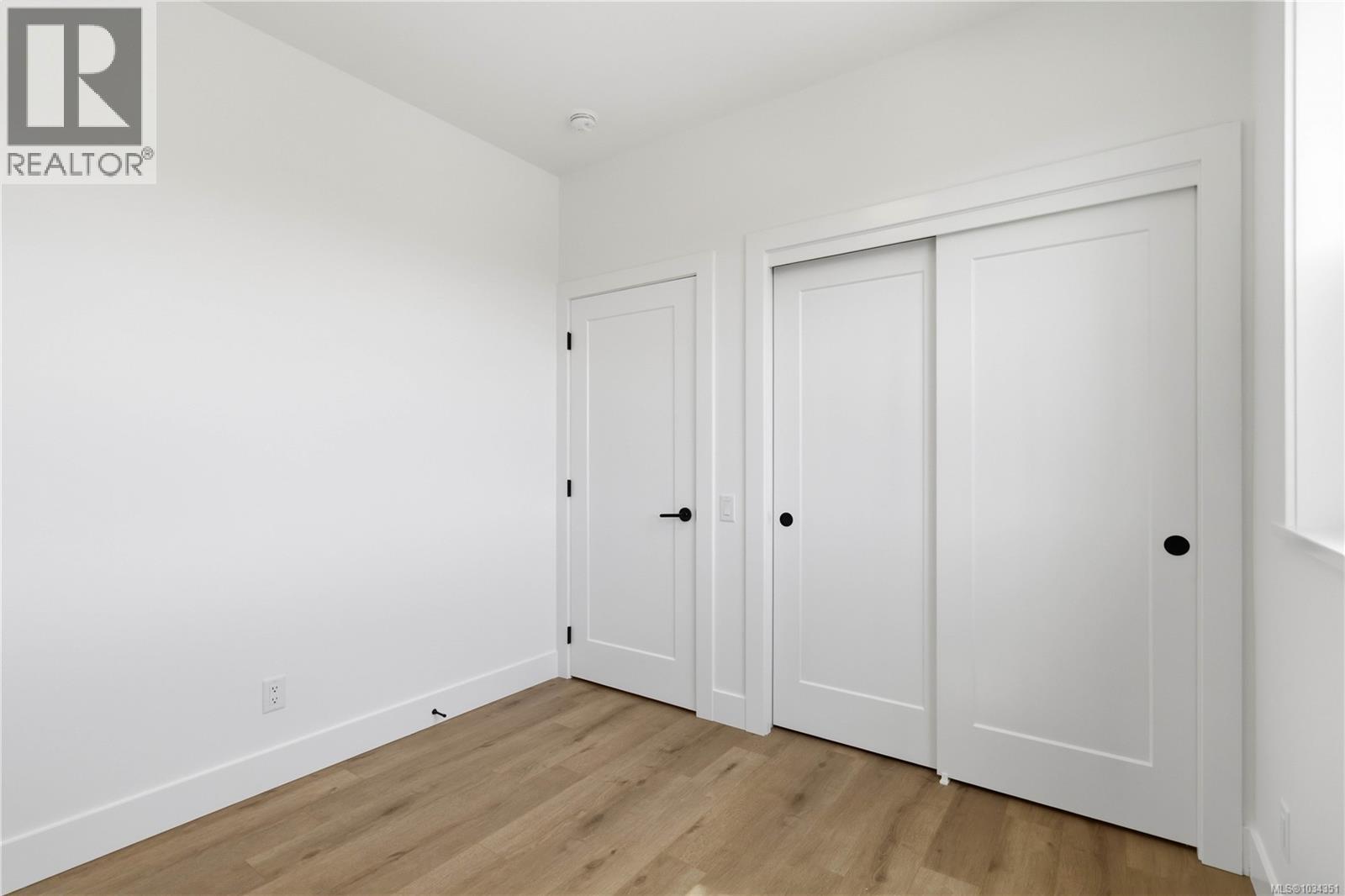 #1 2312 Orchard Ave - 22