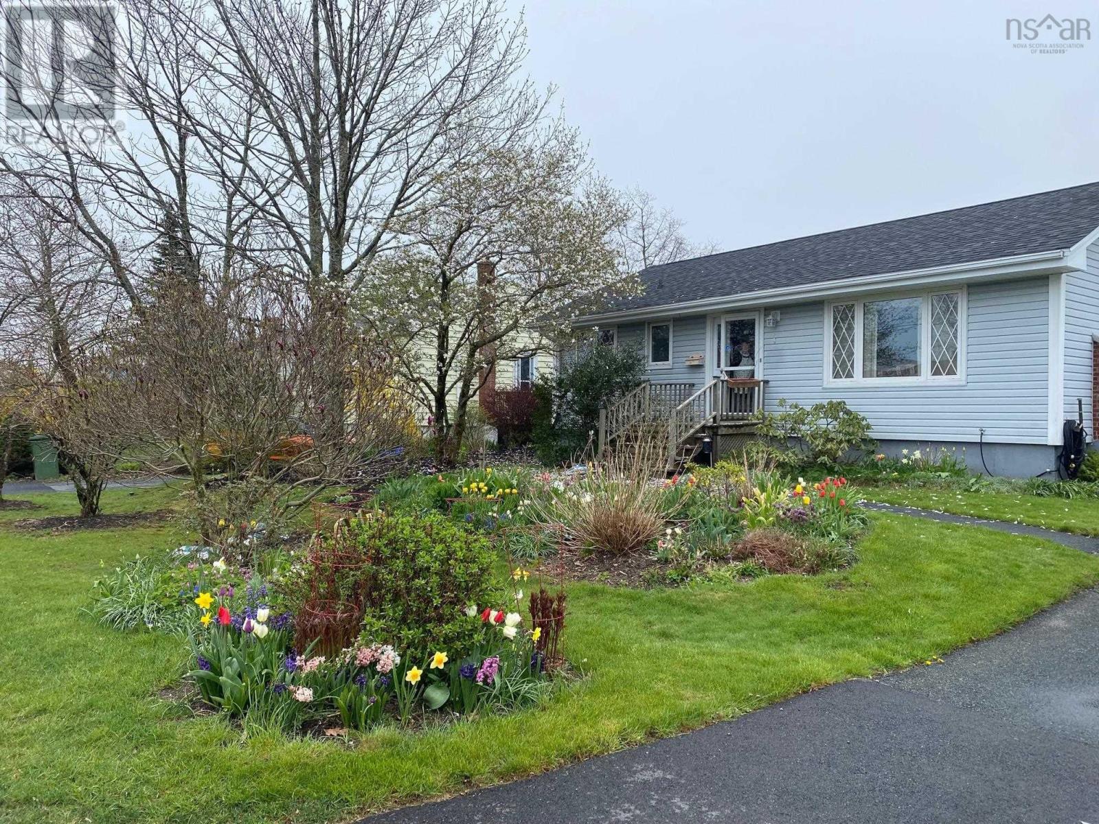 Property 2 of 49 of 1 Juniper Crescent