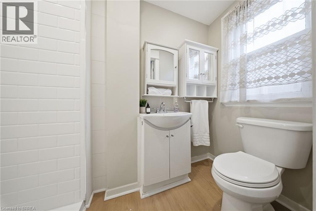 232 GREY Street, Brantford, Ontario, N3S4W7 — Photo 9