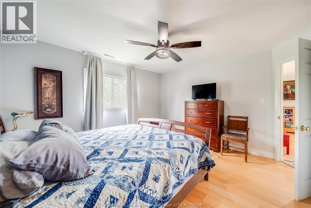 #203 1655 GRAND MARAIS ROAD West - 27