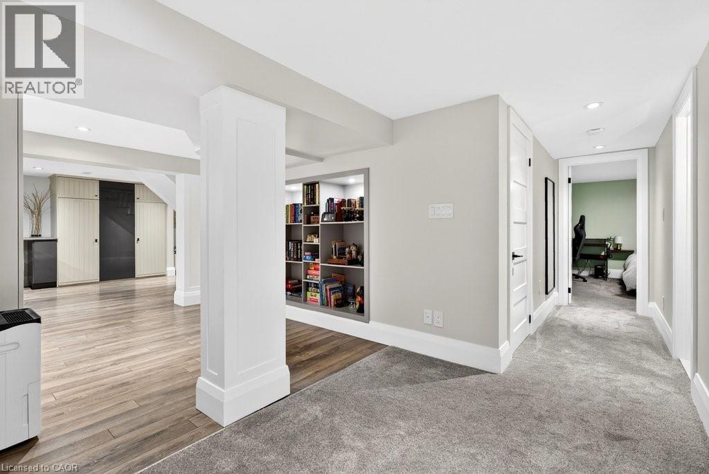 2079 GARY Crescent, Burlington, Ontario, L7R1T1 — Photo 5