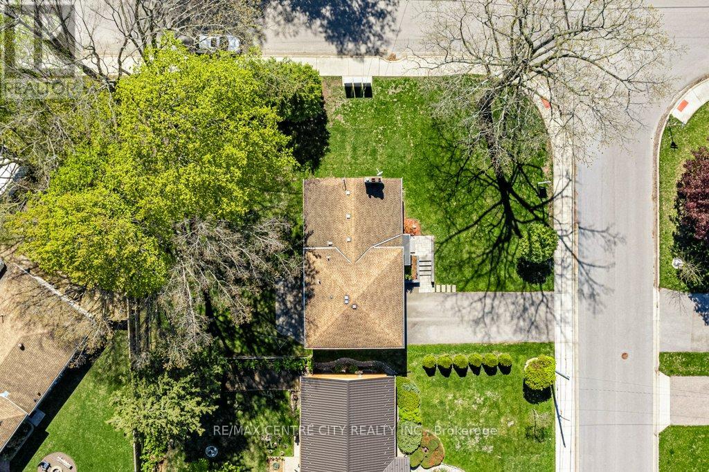 858 HICKORY ROAD - 32