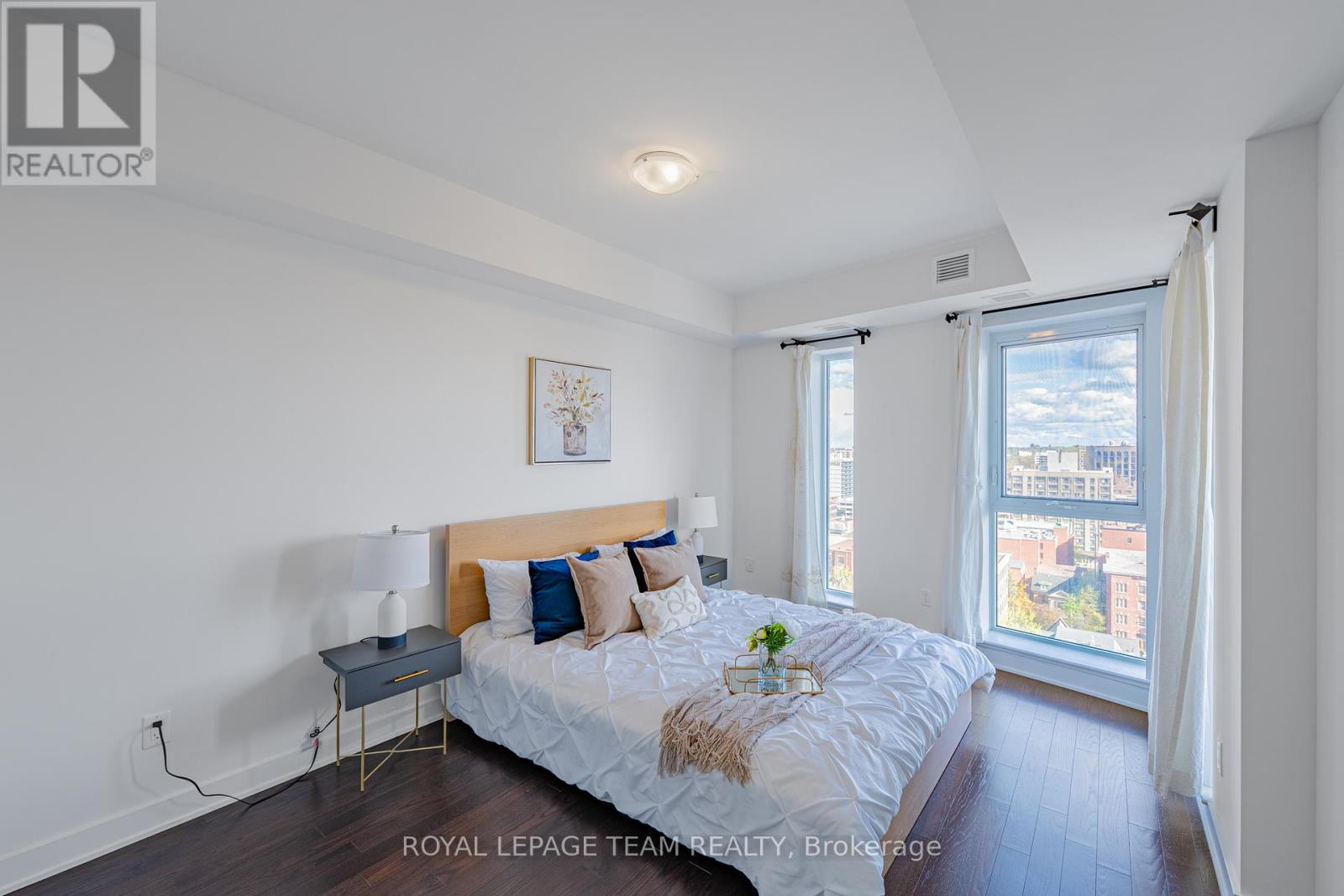 #1306 40 NEPEAN STREET - 18