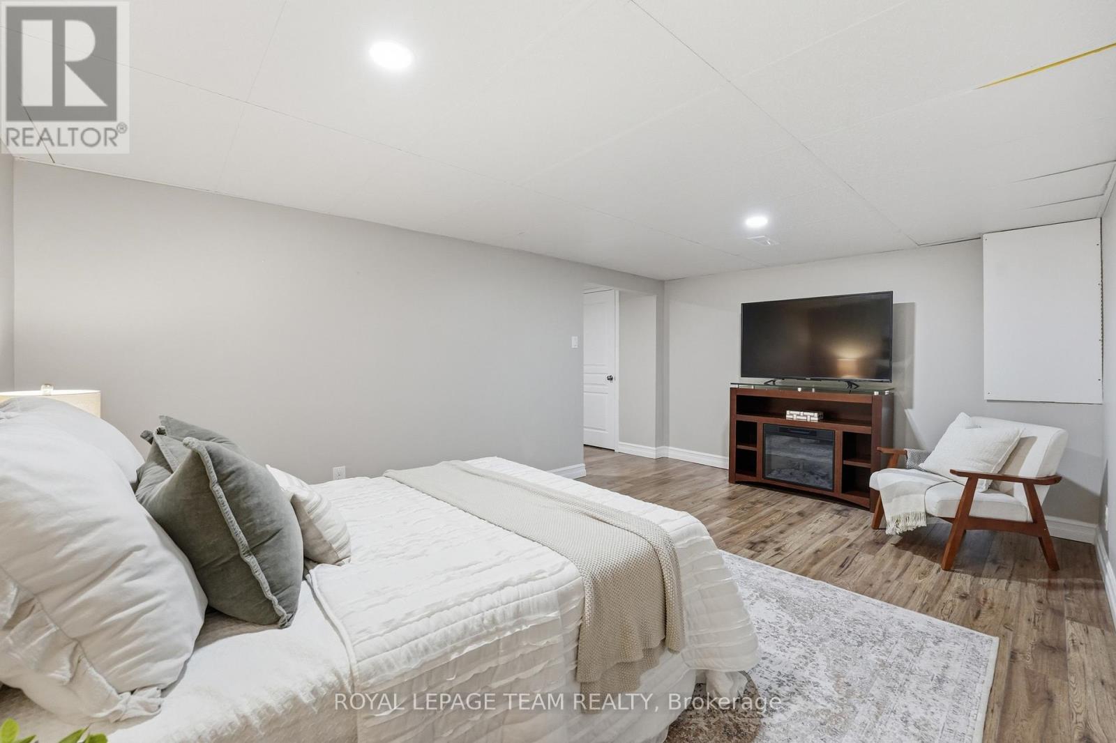 67 CASTLEFRANK ROAD - 38