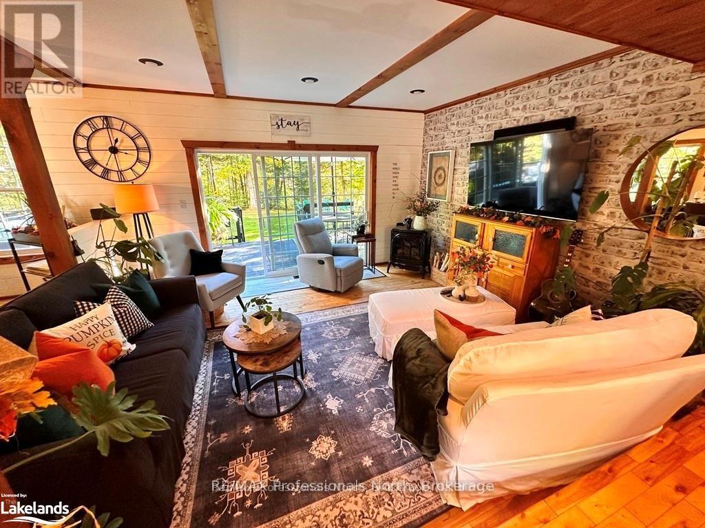 1057 SUBURBAN COURT - 23
