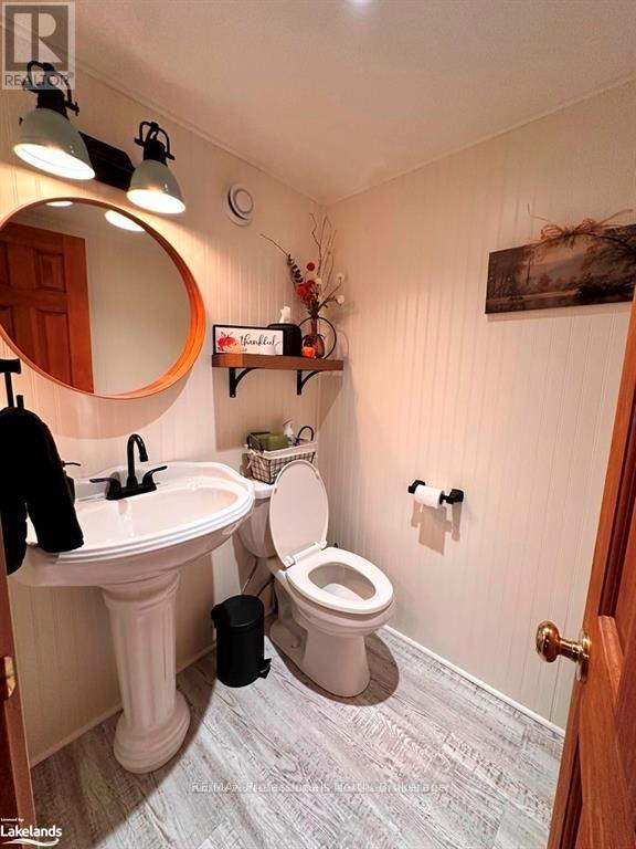 1057 SUBURBAN COURT - 43
