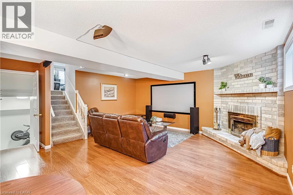 57 COXWELL Crescent - 21