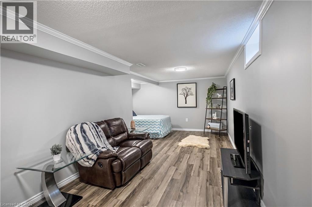 57 COXWELL Crescent - 31