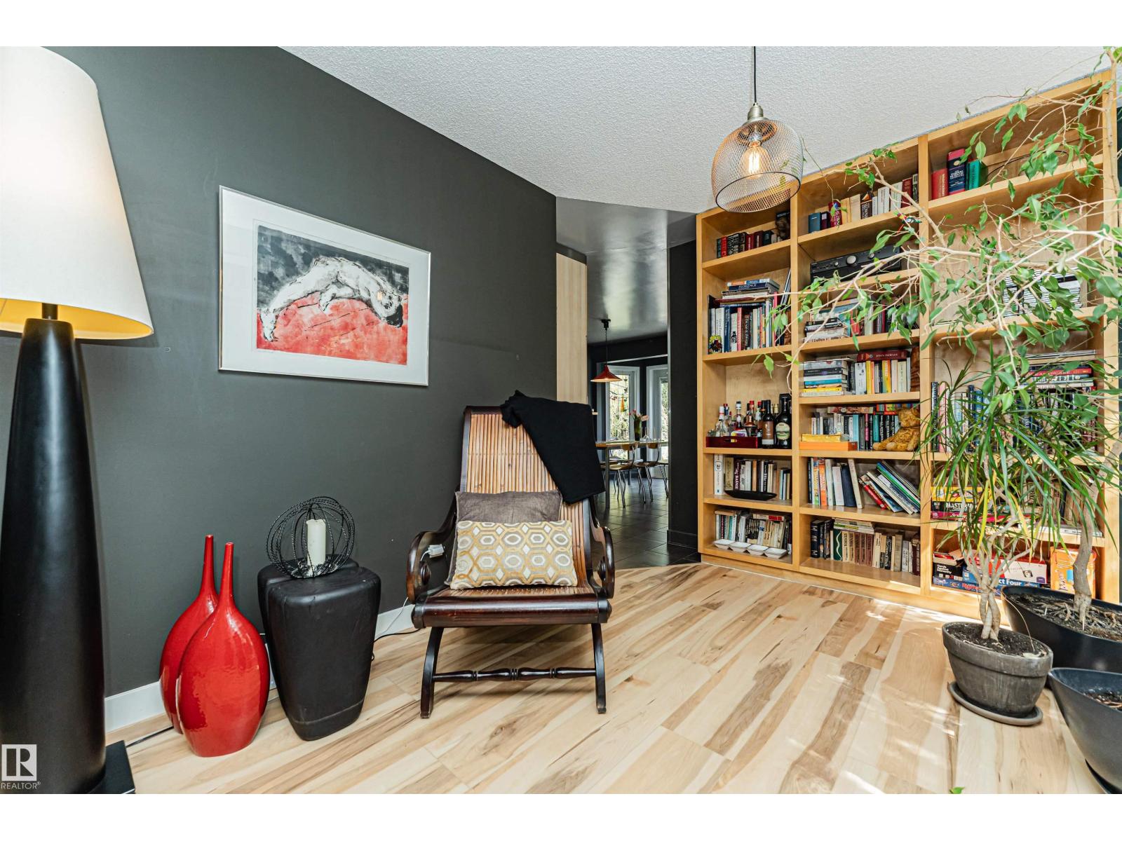 1235 104 ST NW, Edmonton