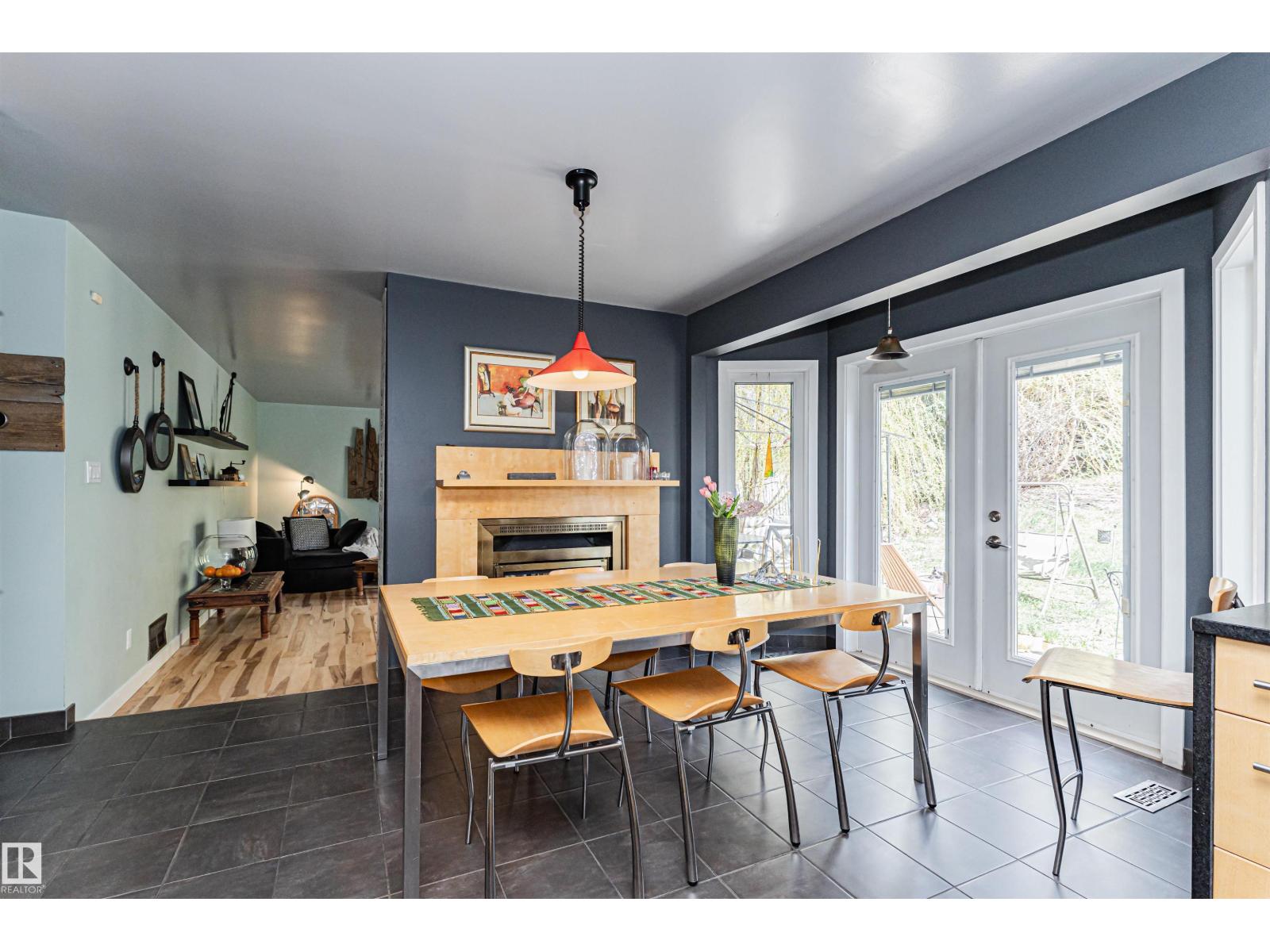 1235 104 ST NW, Edmonton