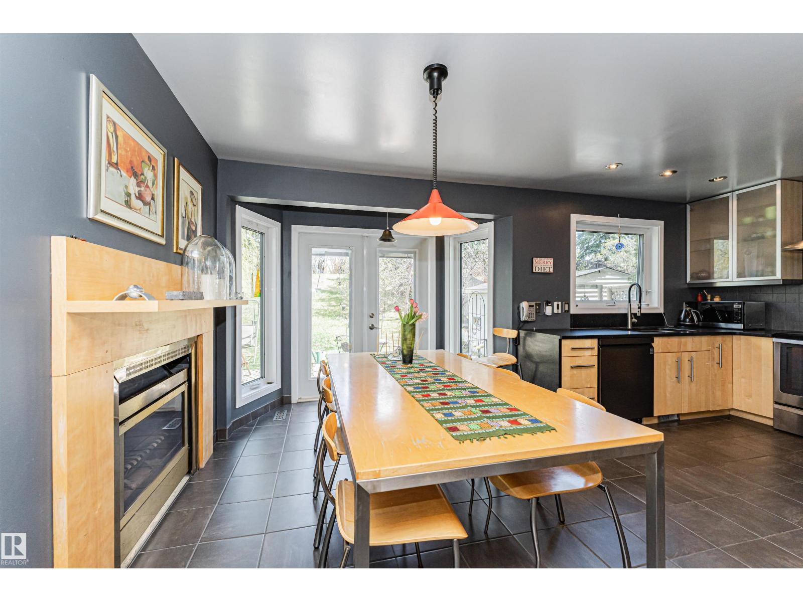 1235 104 ST NW, Edmonton