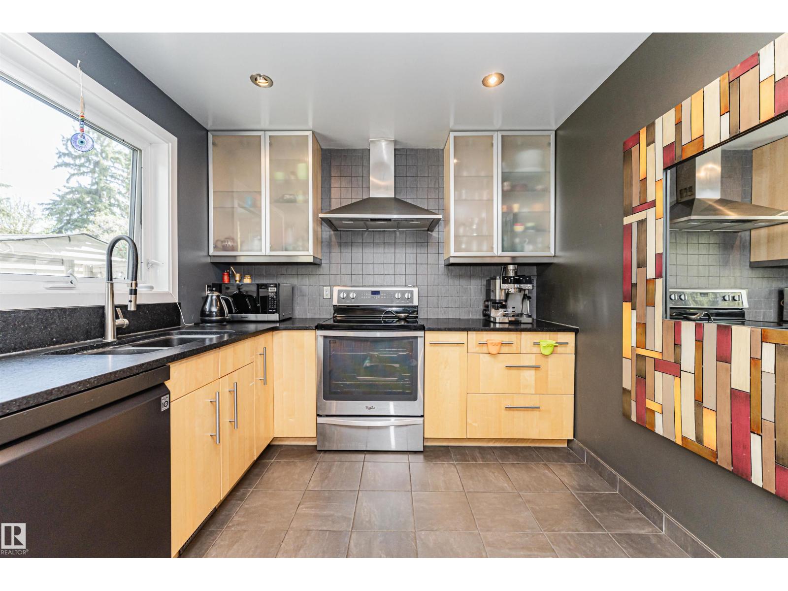 1235 104 ST NW, Edmonton