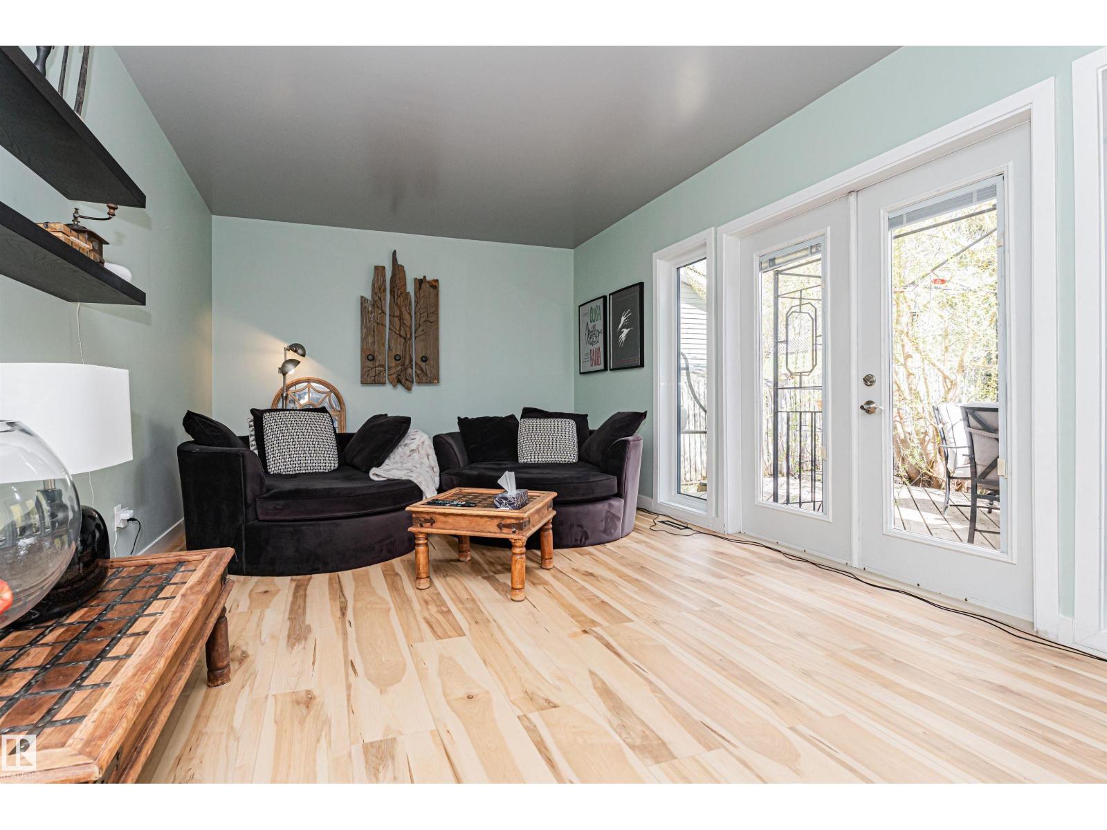 1235 104 ST NW, Edmonton