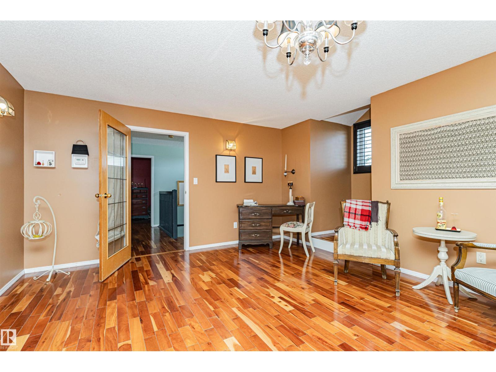 1235 104 ST NW, Edmonton
