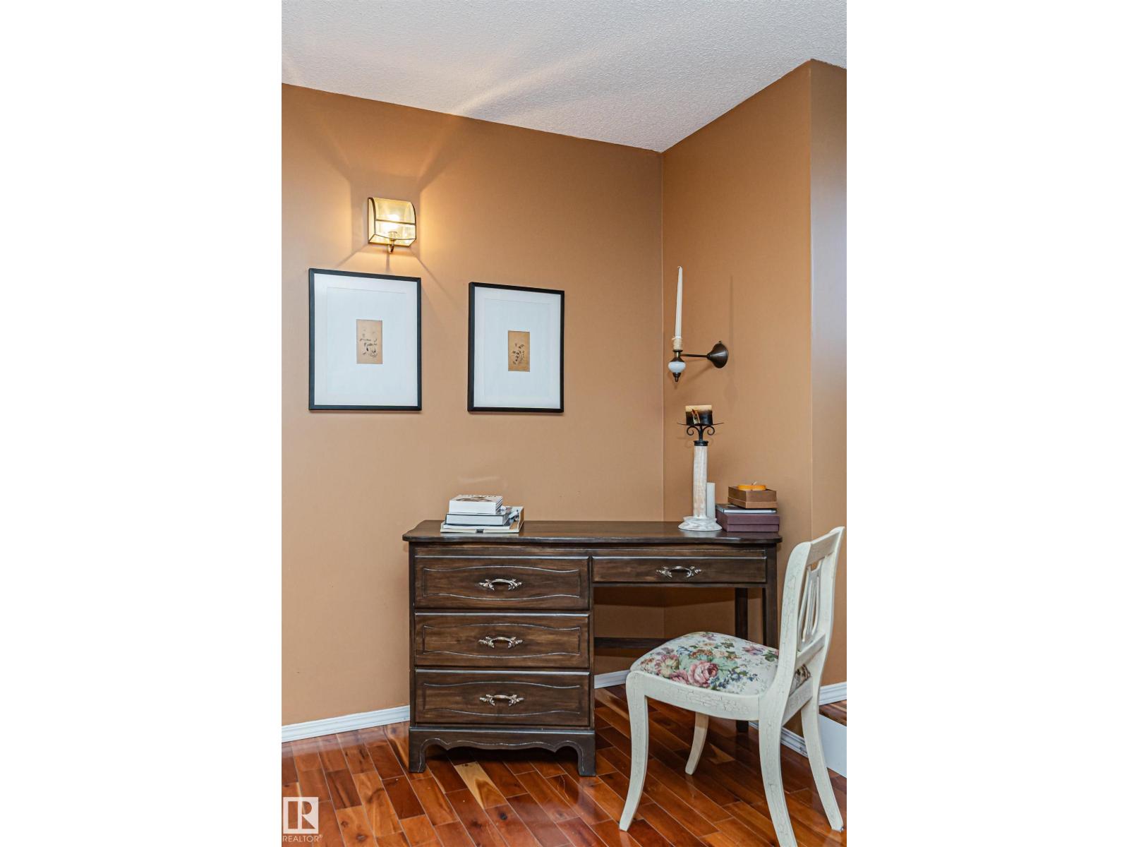 1235 104 ST NW, Edmonton