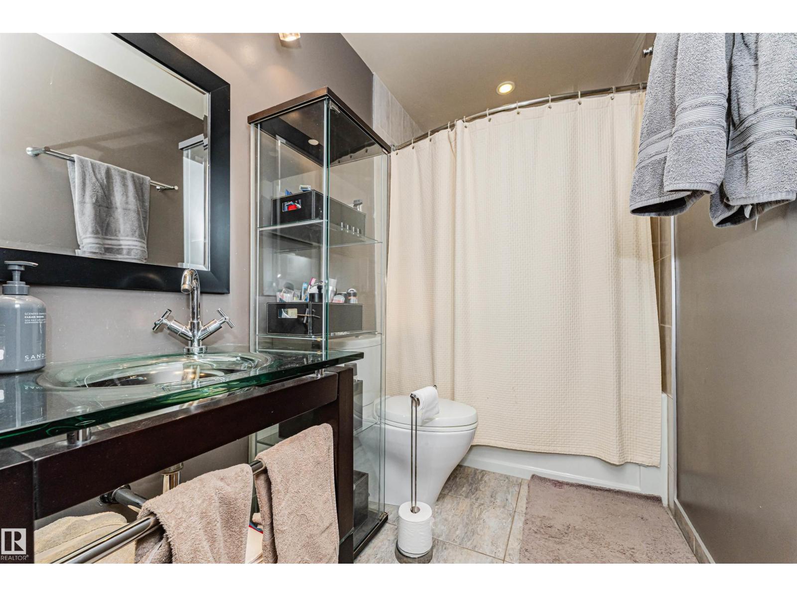 1235 104 ST NW, Edmonton