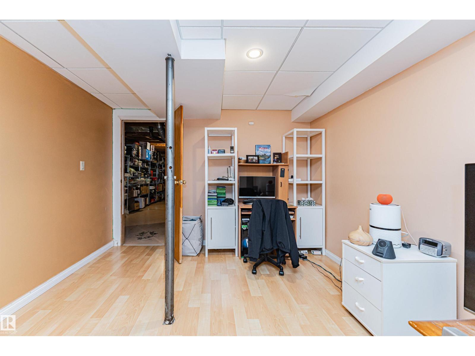 1235 104 ST NW, Edmonton