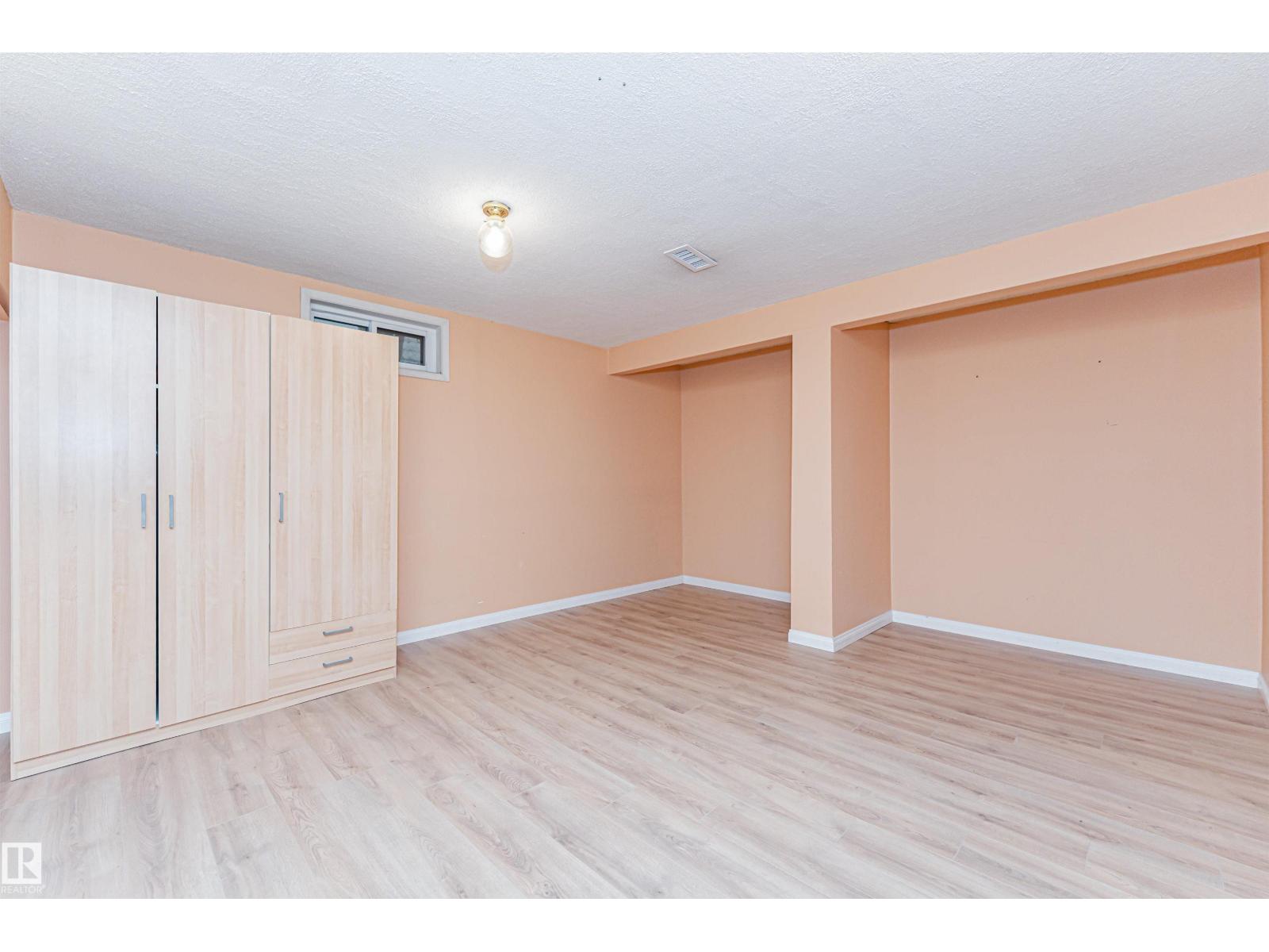 1235 104 ST NW, Edmonton