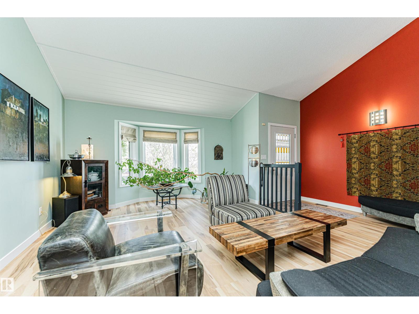 1235 104 ST NW, Edmonton