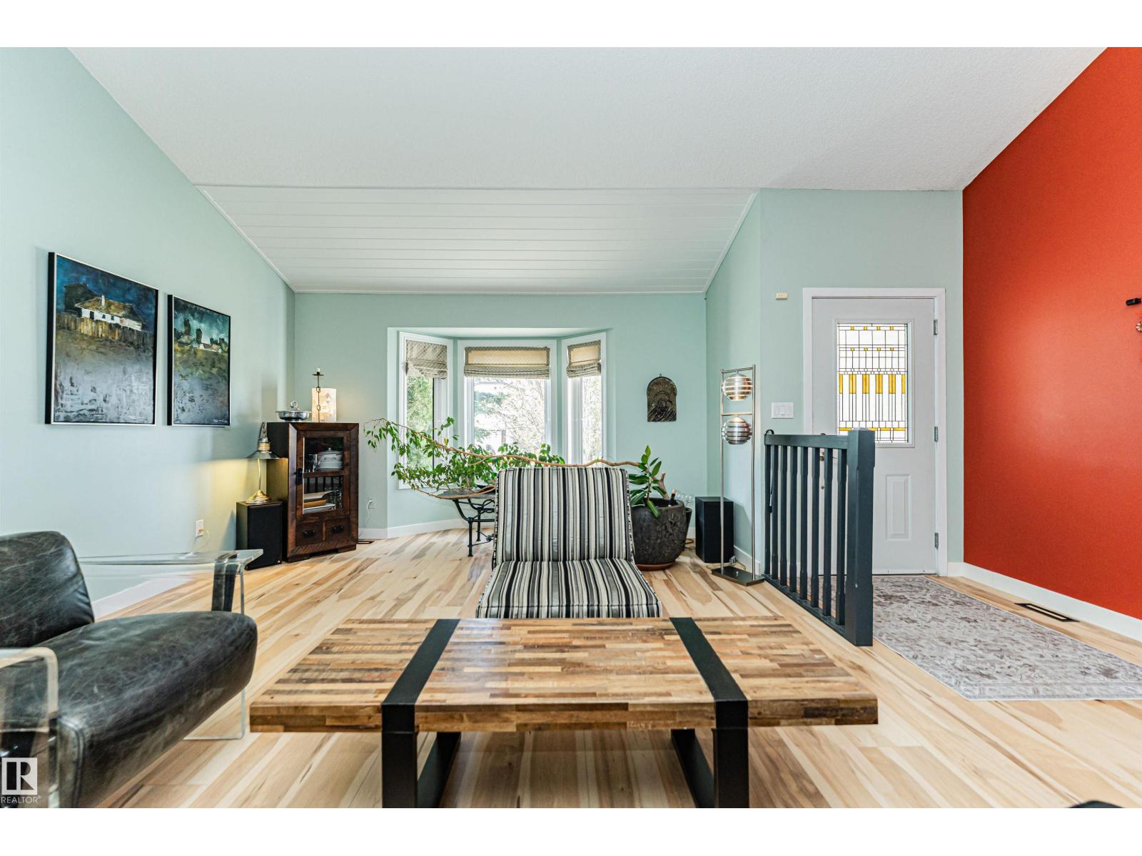 1235 104 ST NW, Edmonton