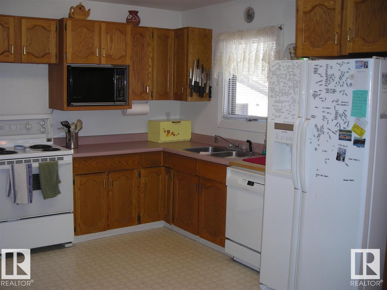 26 Lakeshore DR - 10