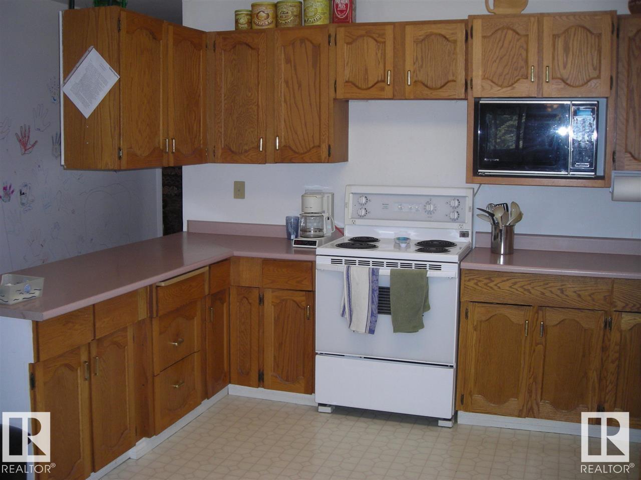 26 Lakeshore DR - 12