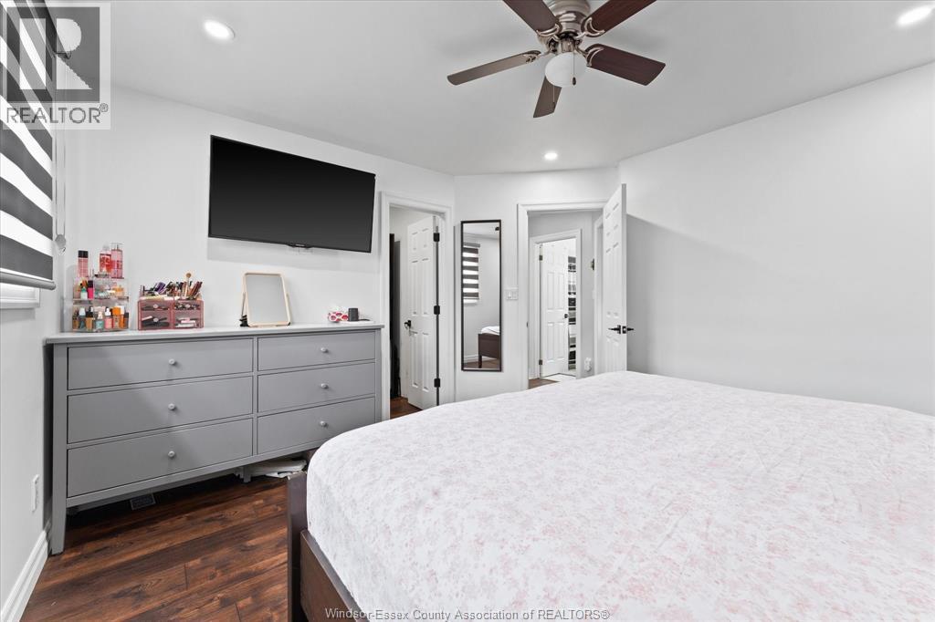 1736 VICKY CIRCLE - 19