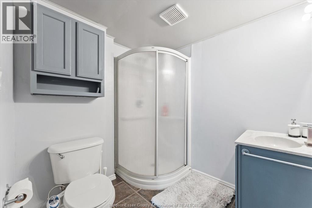 1736 VICKY CIRCLE - 23
