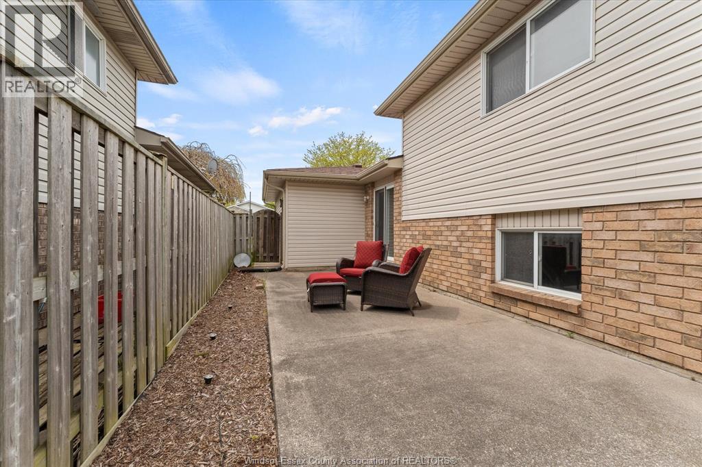 1736 VICKY CIRCLE - 28