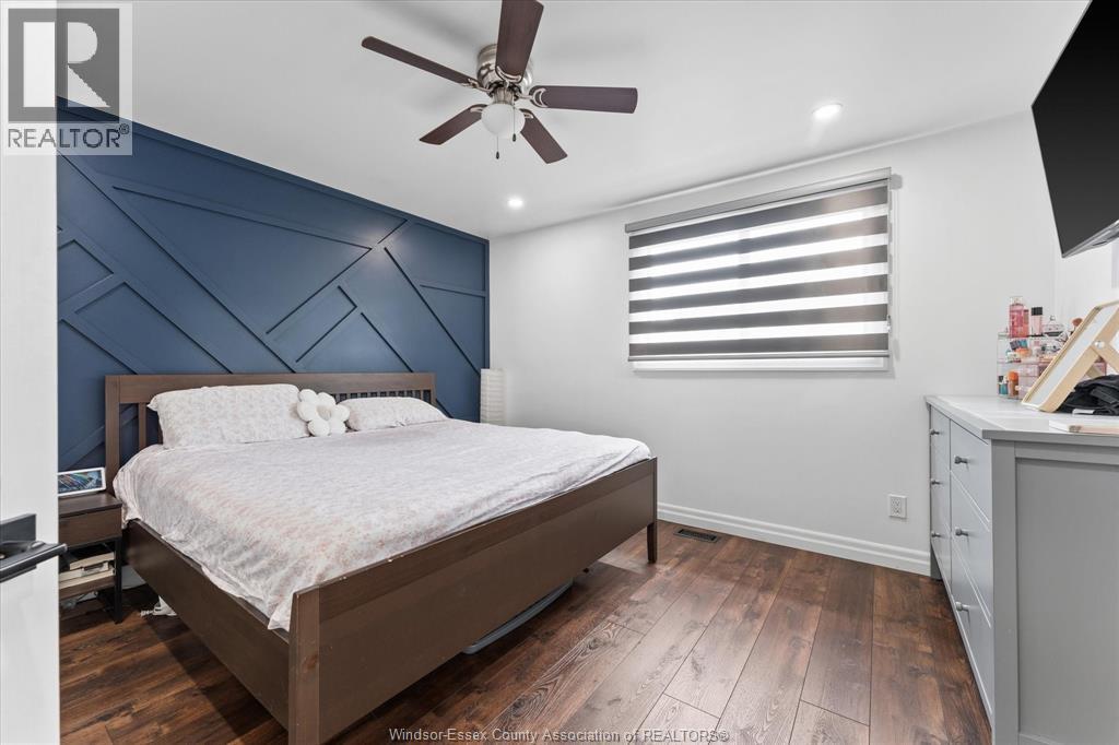 1736 VICKY CIRCLE - 18