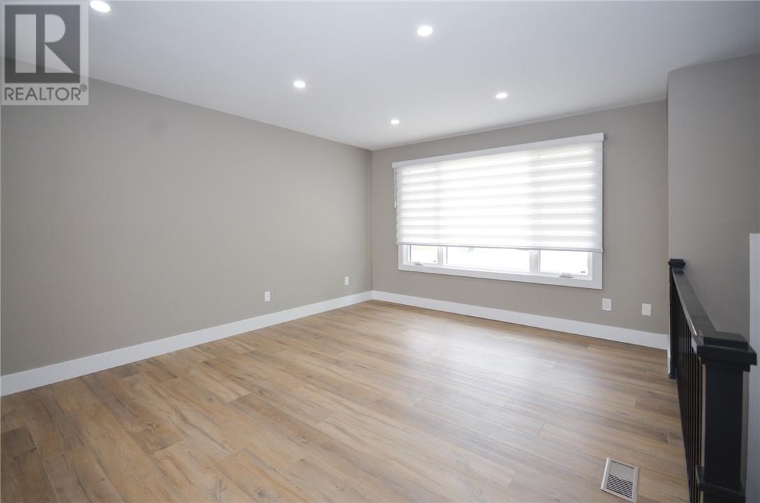 1855 Springdale Crescent, Sudbury, Ontario, P3A5H9 — Photo 2