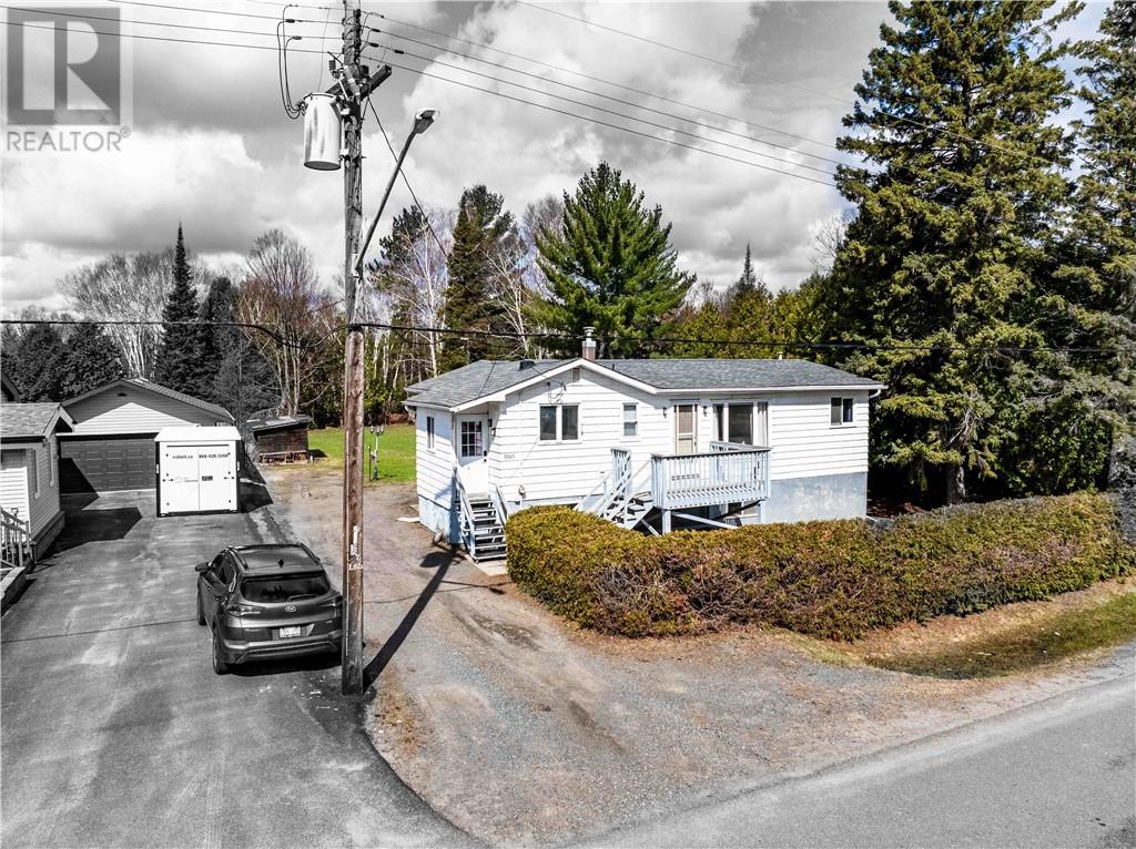 3065 Elm - 29
