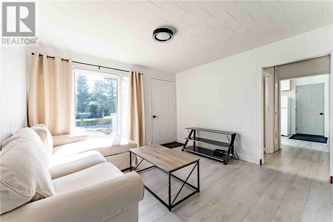 3065 Elm - 3
