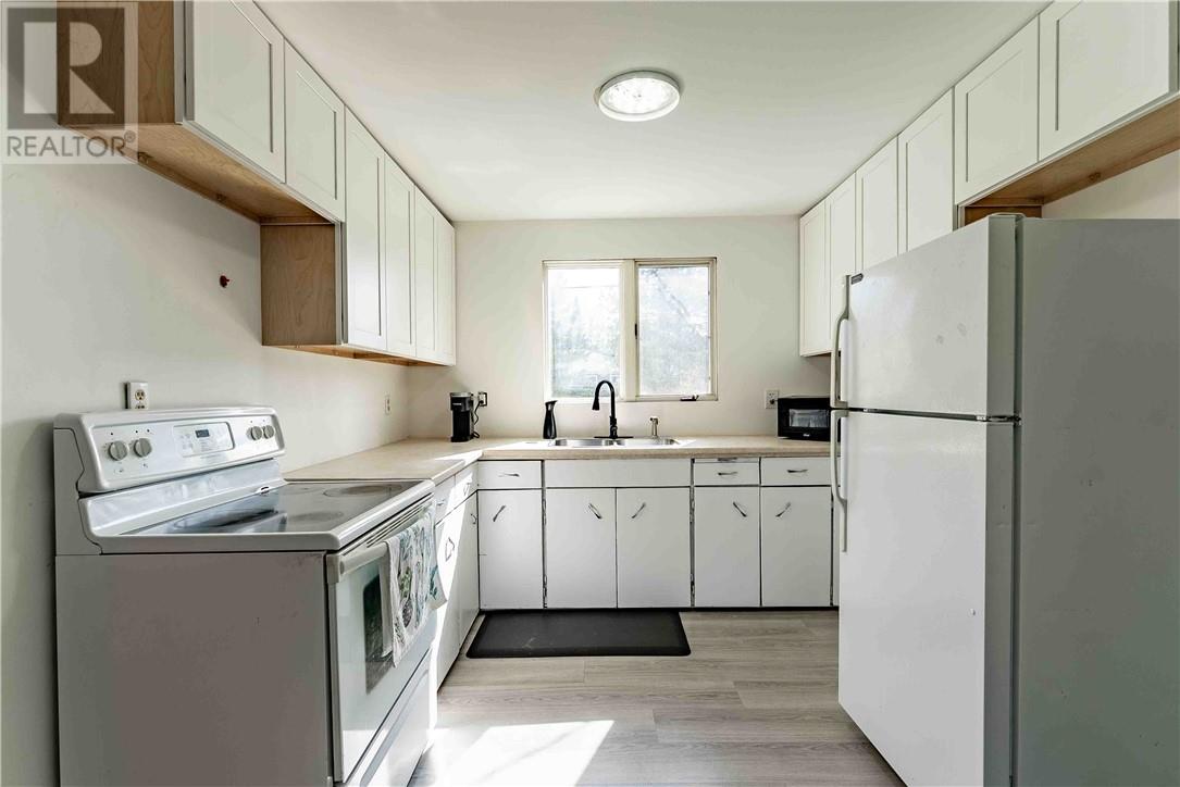 3065 Elm - 7