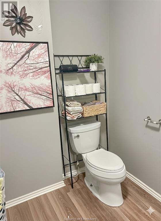 431 Frood Road - 15