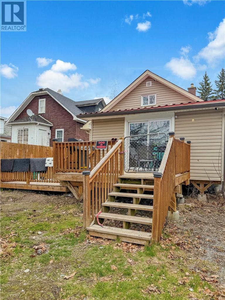 431 Frood Road - 21