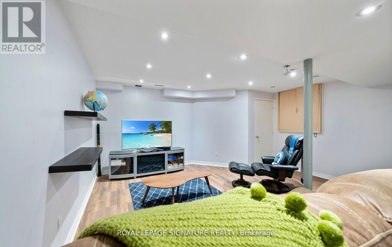 7 KITTO COURT - 32