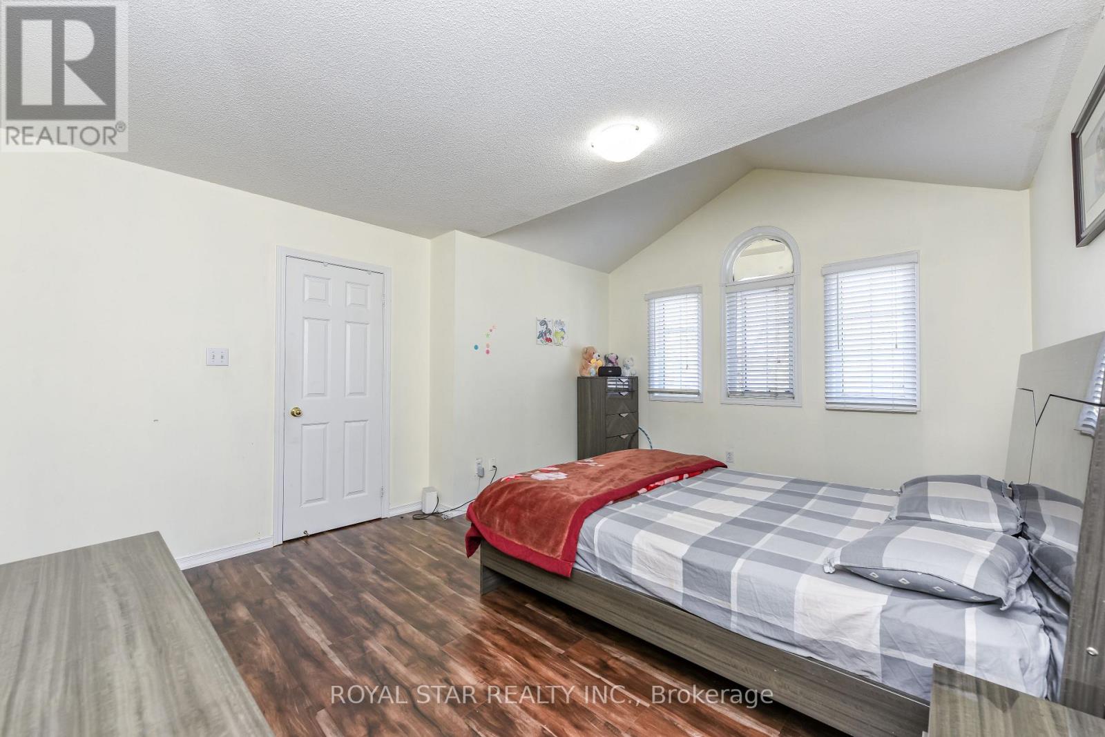 33 COPPERMILL DRIVE - 30